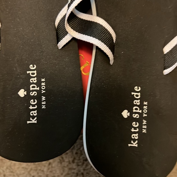 Kate Spade Fable Black Flip Flops 8 - Picture 5 of 11